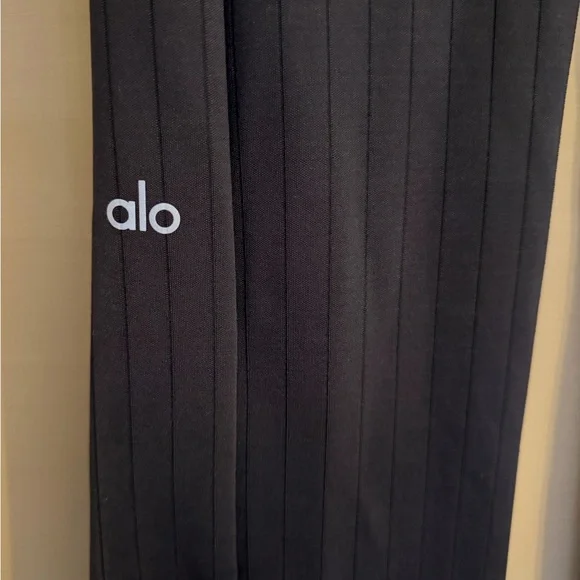 ALO Yoga Charcoal Ribbed Split-Hem Bootcut Pants - Picture 6 of 12